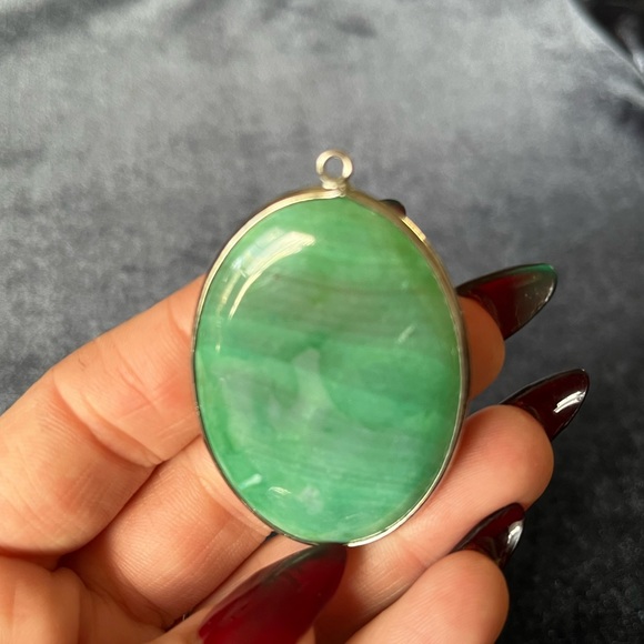 Pretty Stone Silver Pendant - Picture 4 of 5